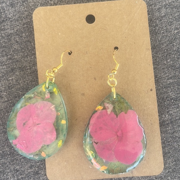 #103 Medium Pressed Flower Earrings - Picture 11 of 17
